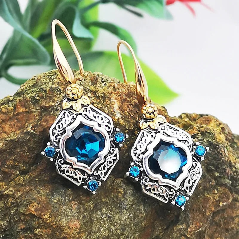 Pendientes de piedra azul de inspiración victoriana