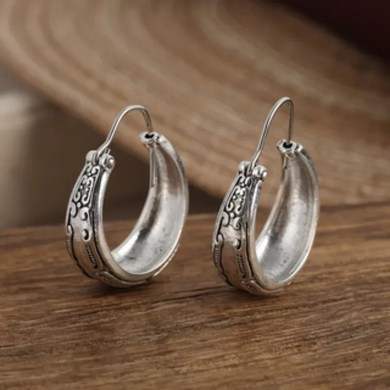 Boucles d'oreilles créoles tribales en argent fabriquées à la main