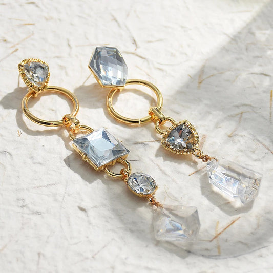 Boucles d'oreilles vintage classiques en or et pierres précieuses brillantes