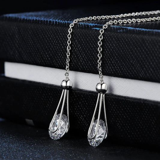 Boucles d'oreilles classiques en argent avec cristal étincelant en forme de larme