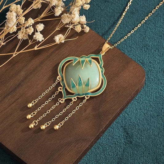 Vintage Gold Bamboo Leaf Green Square Pendant Necklace