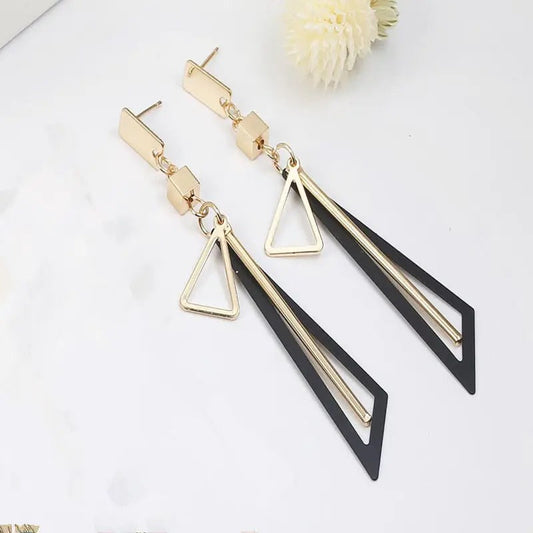 Pendientes colgantes vintage con barra triangular negra