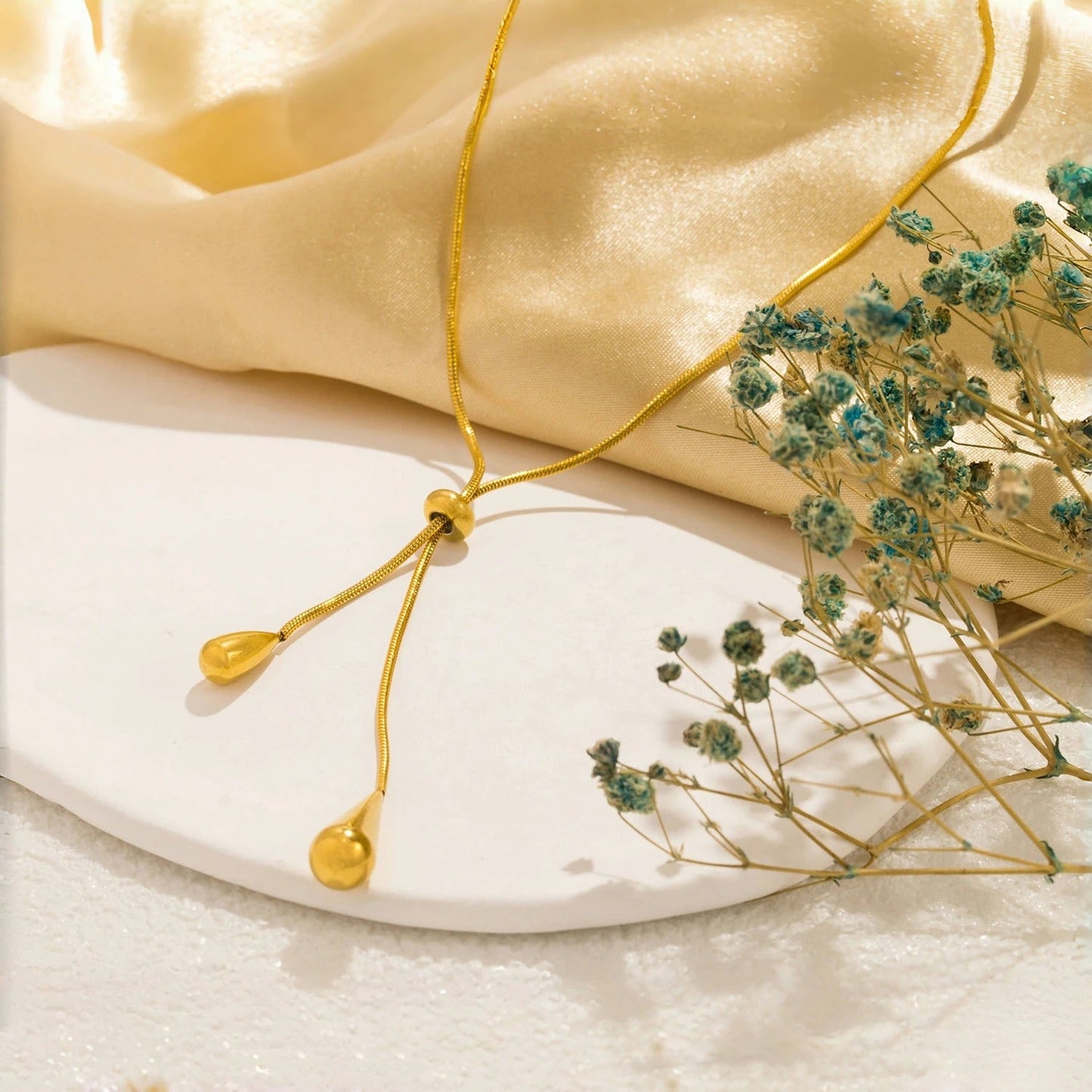 Vintage Gold Drop Pendant Necklace