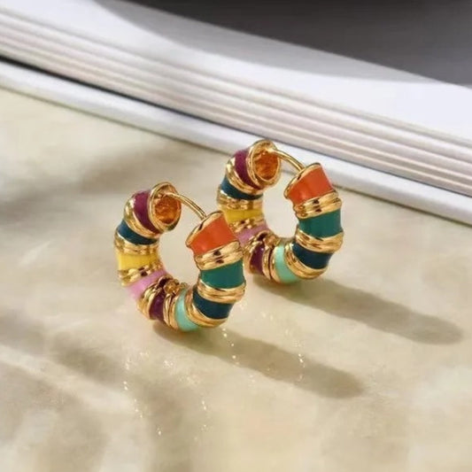 Pendientes de aro con cuentas multicolores bohemias doradas