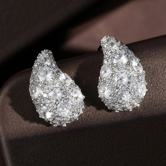 Pendientes vintage de plata con gotas de agua brillantes