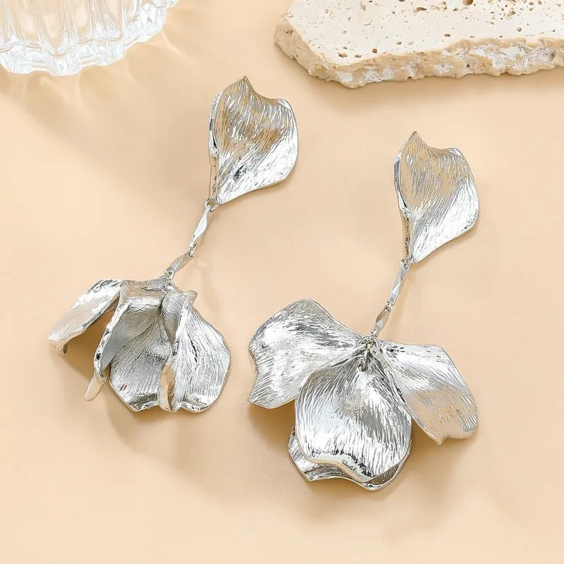 Pendientes colgantes florales de plata