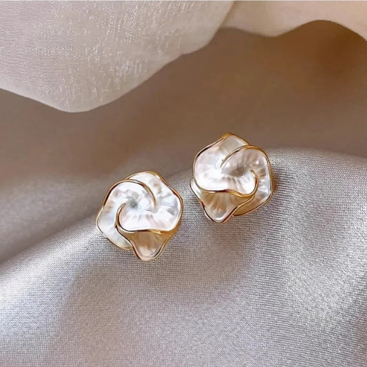 Vintage White Flower Stud Earrings